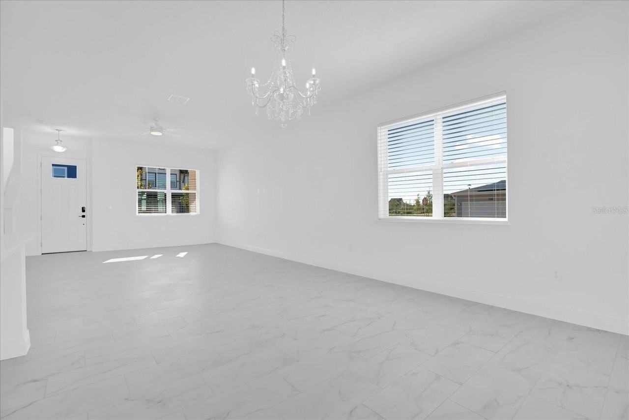 3006 Mirage Pl - Photo 3 of 37