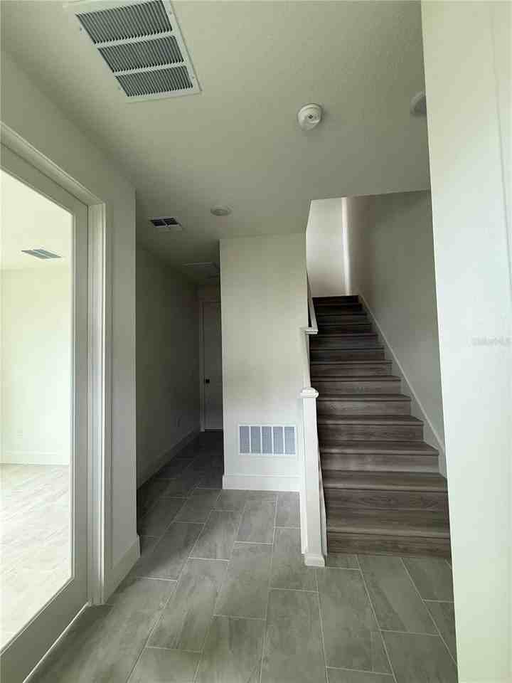 15027 Groveside Rd - Photo 3 of 38