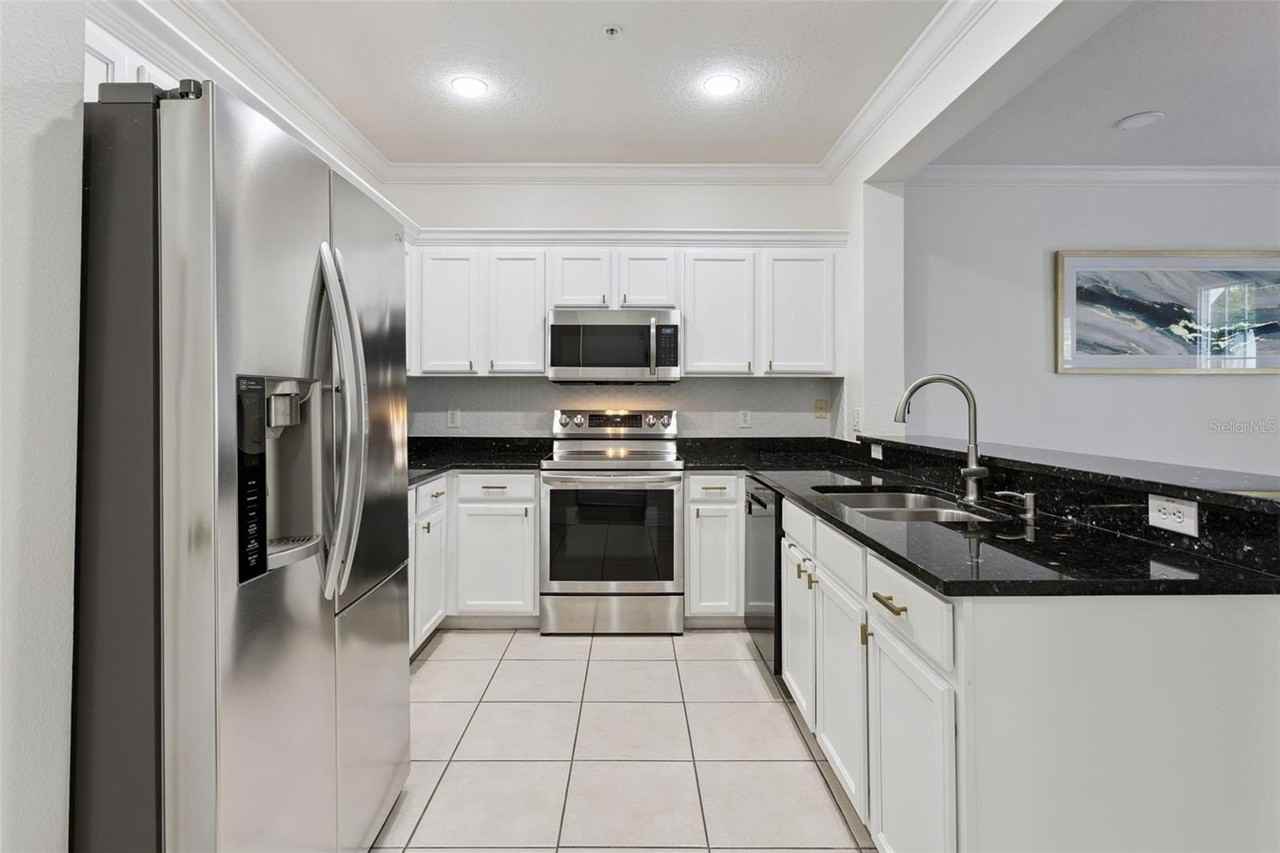 1011 Juel St - Photo 2 of 50