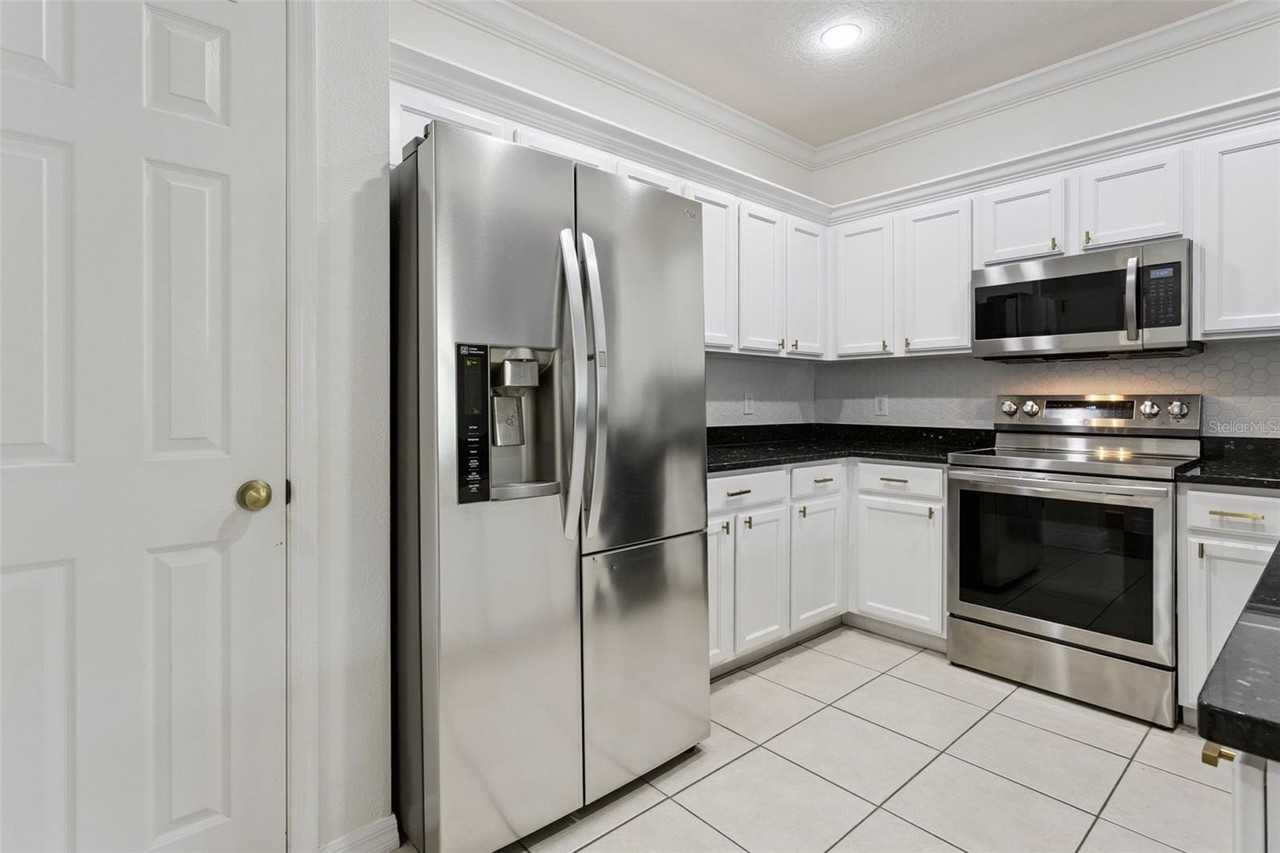 1011 Juel St - Photo 3 of 50