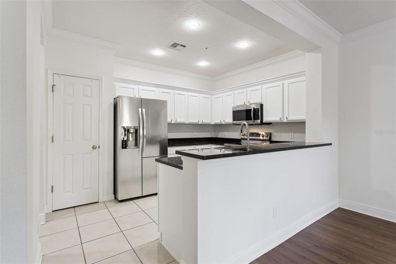 1011 Juel St - Photo 5 of 50