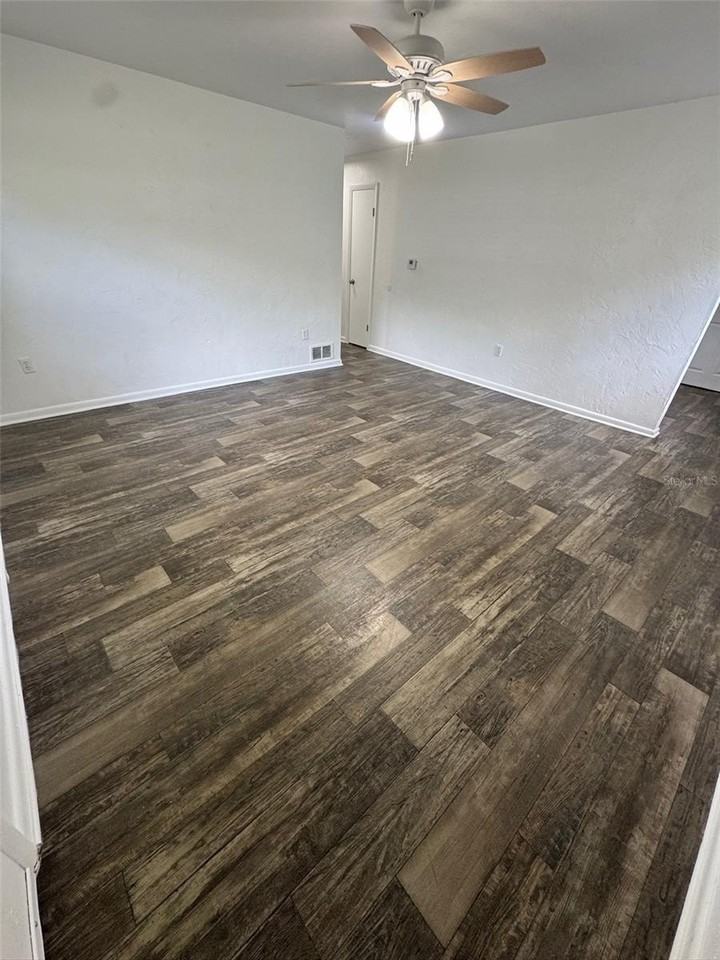1640 Ne 71st Pl - Photo 3 of 12