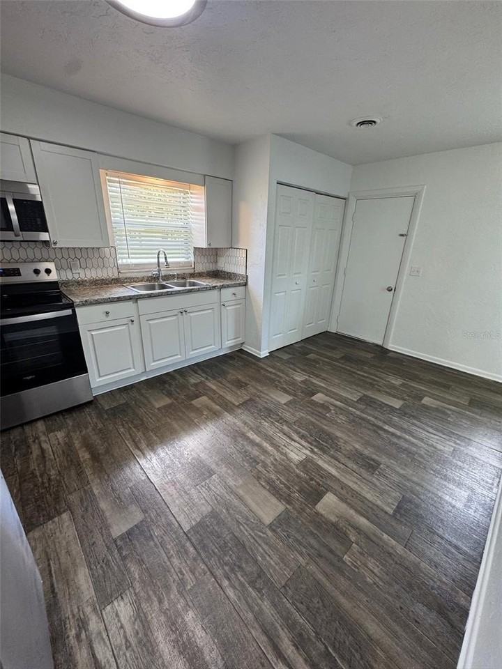 1640 Ne 71st Pl - Photo 5 of 12