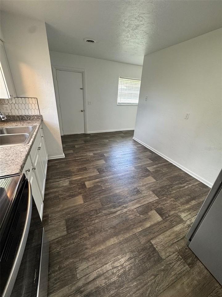 1640 Ne 71st Pl - Photo 6 of 12
