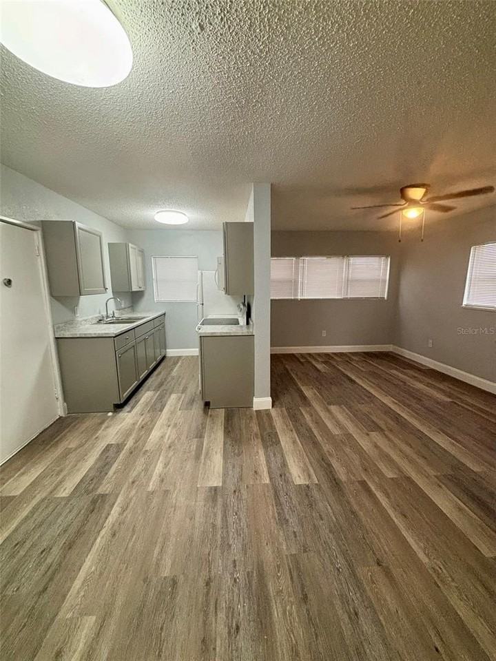 650 Avenue C Sw #A - Photo 3 of 11