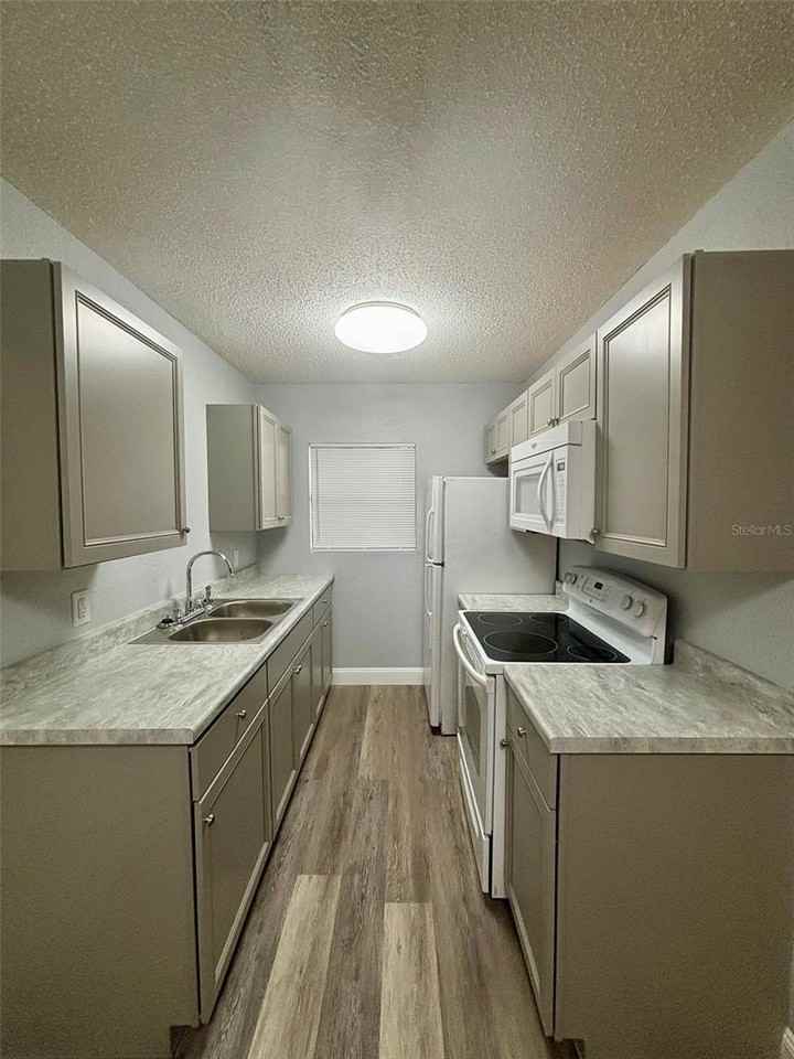 650 Avenue C Sw #A - Photo 4 of 11