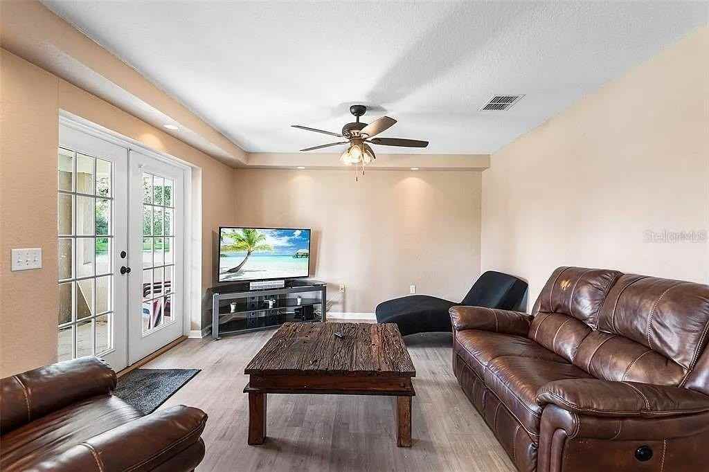2101 Hatteras Pt - Photo 7 of 32