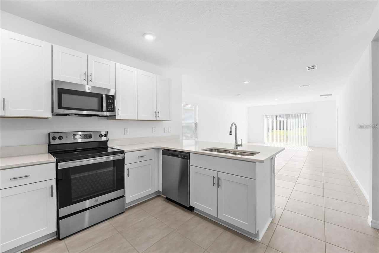 4560 Ranunculus St - Photo 5 of 36