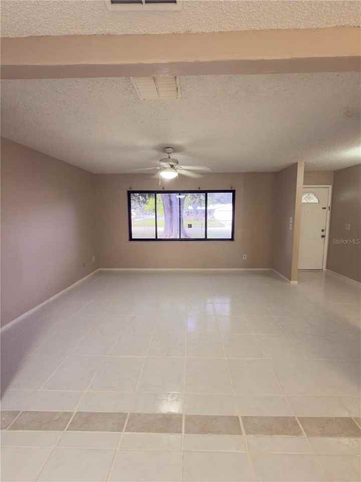 11001 Longhill Dr N - Photo 5 of 29