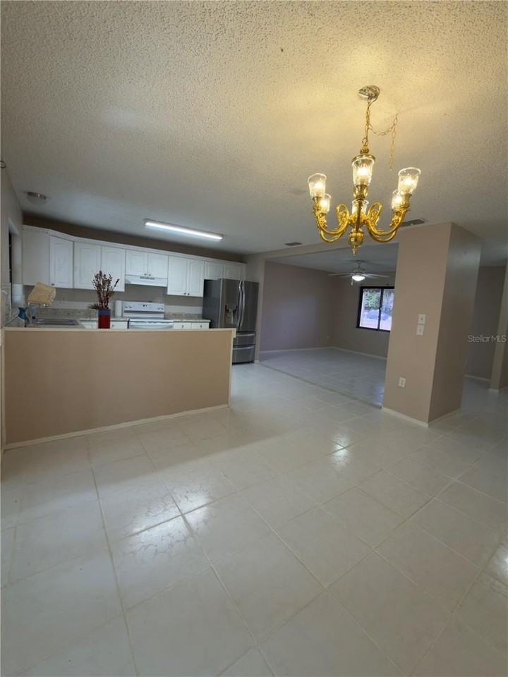 11001 Longhill Dr N - Photo 7 of 29