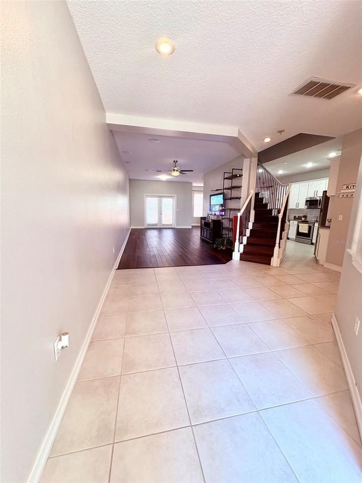 10432 La Mirage Ct - Photo 4 of 16
