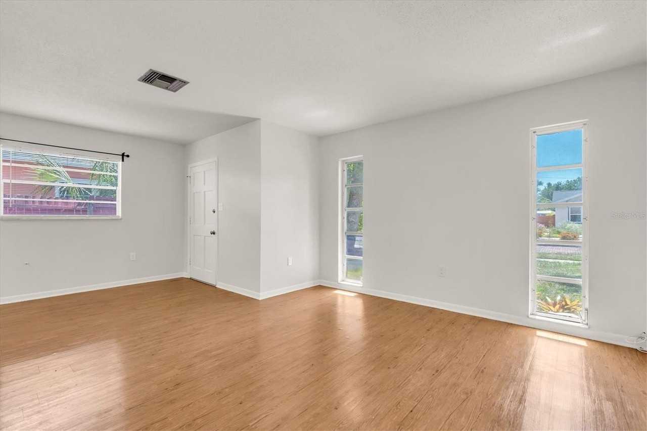 1720 53rd St S - Photo 4 of 20