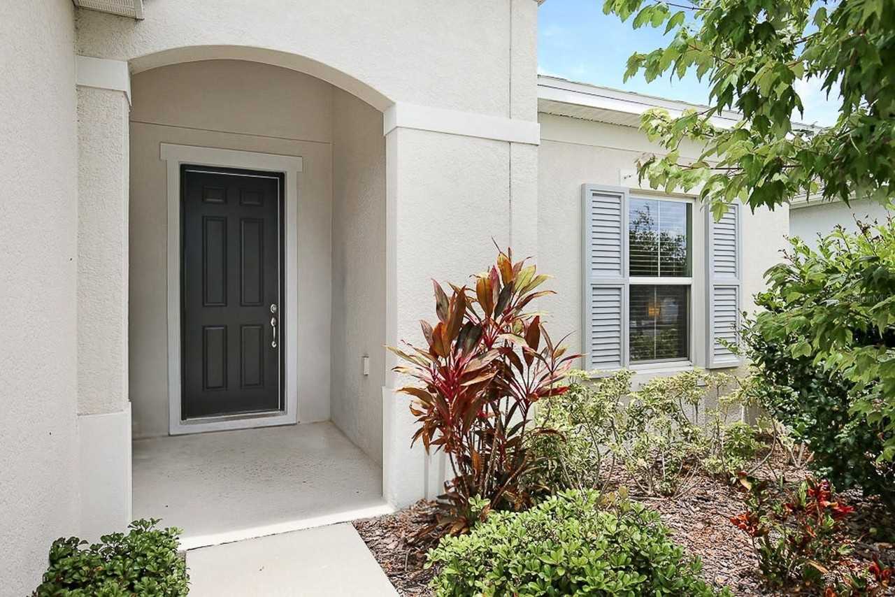 5420 Silver Sun Dr - Photo 3 of 49