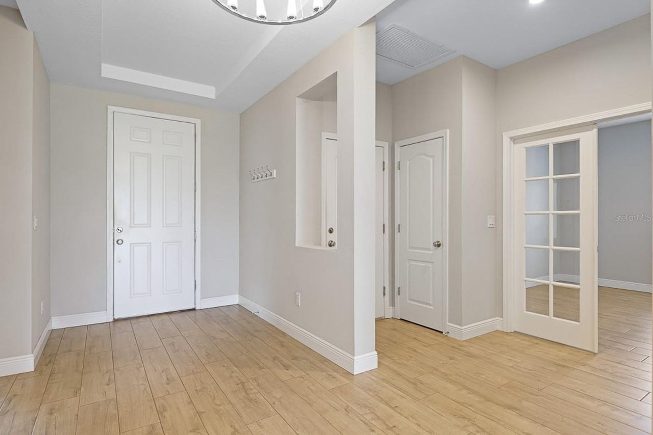 5420 Silver Sun Dr - Photo 4 of 49