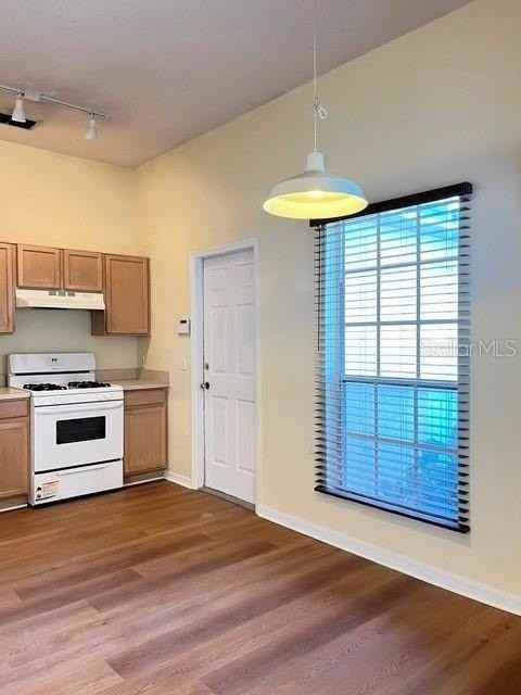430 Berwick Cir - Photo 2 of 17