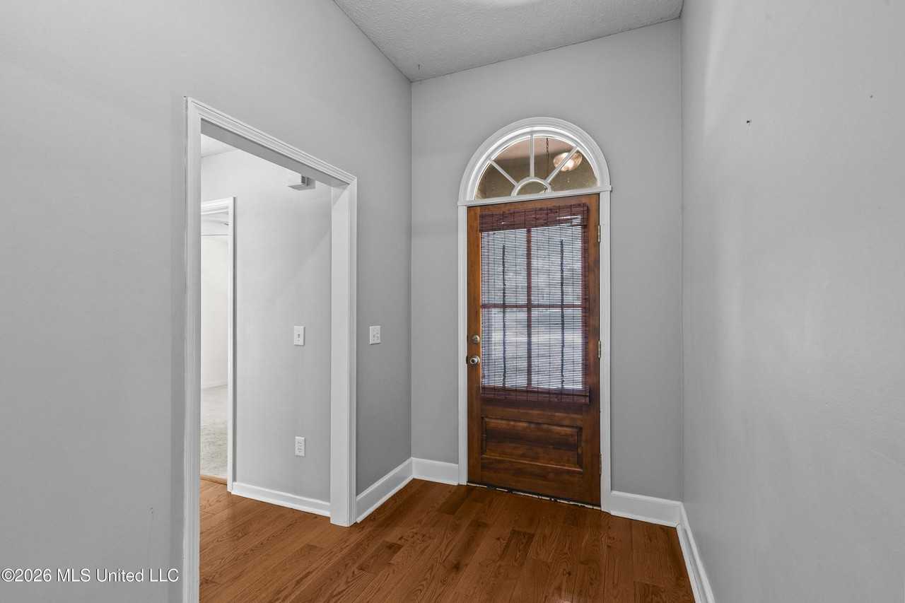 417 Madison Oaks Dr - Photo 3 of 28
