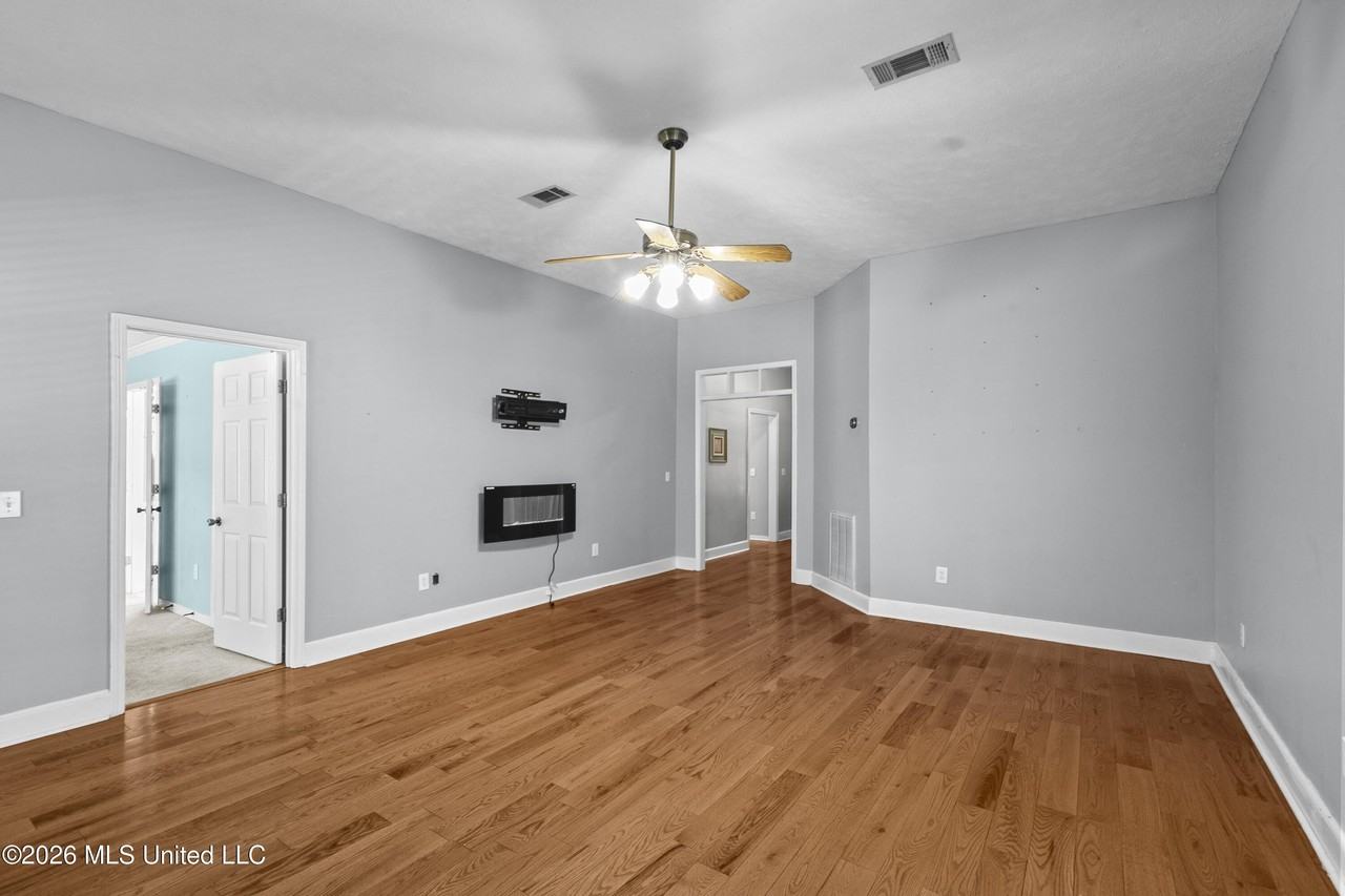 417 Madison Oaks Dr - Photo 6 of 28
