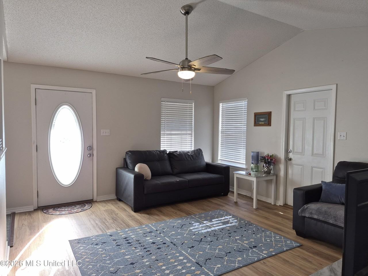 13157 W Country Hills Dr - Photo 2 of 22