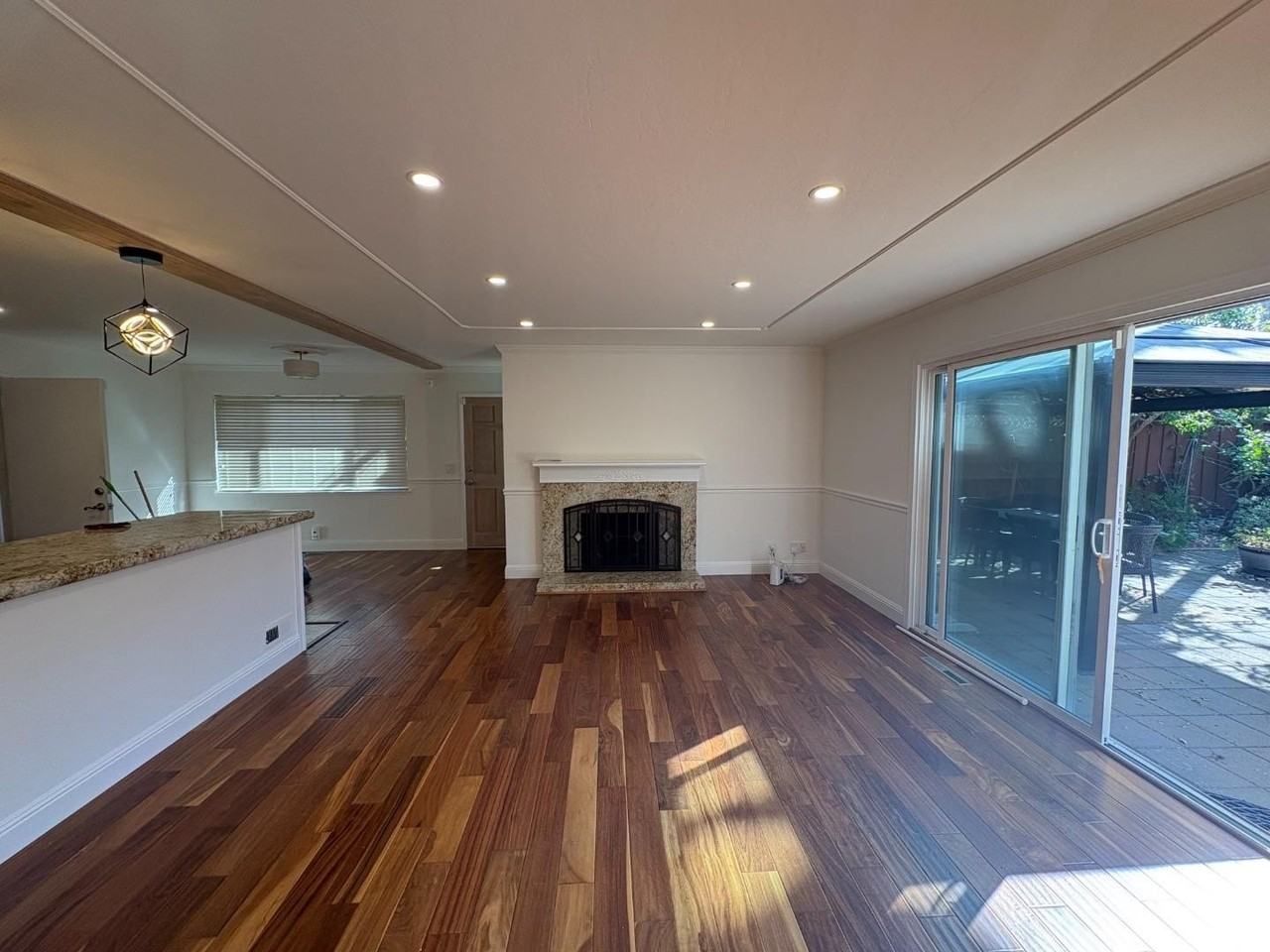 1562 Tobias Dr - Photo 4 of 8