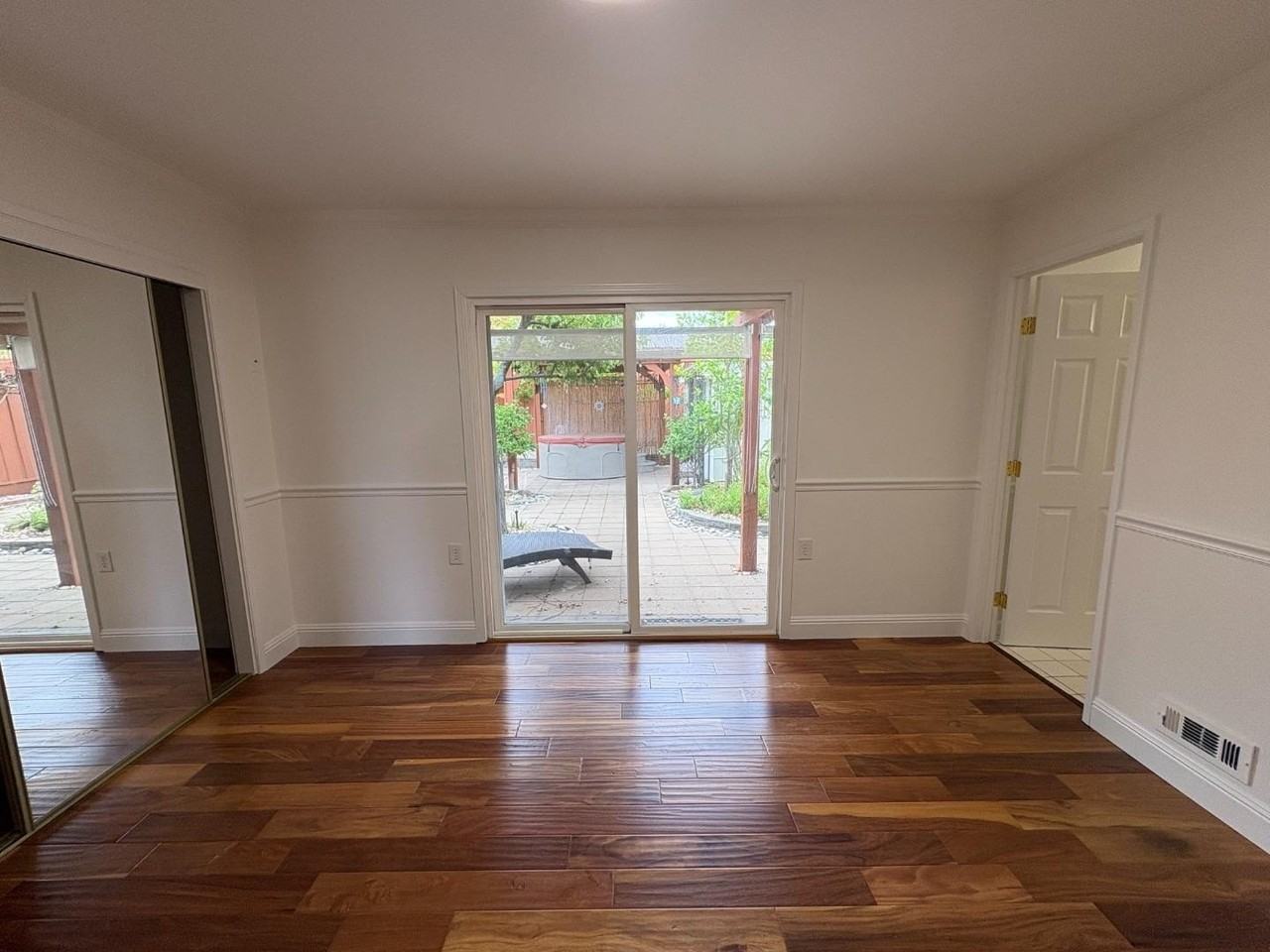 1562 Tobias Dr - Photo 6 of 8