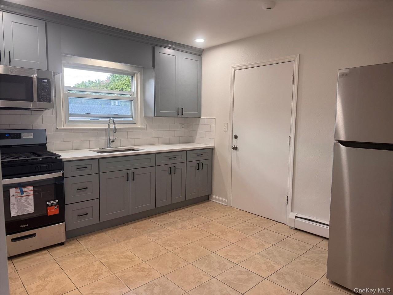 36 Congers Rd #4 - Photo 3 of 12