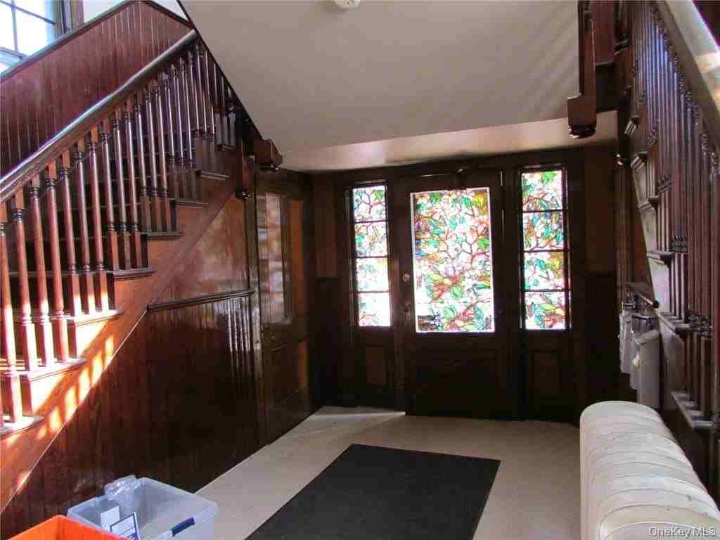43 Clinton St #2 - Photo 3 of 11