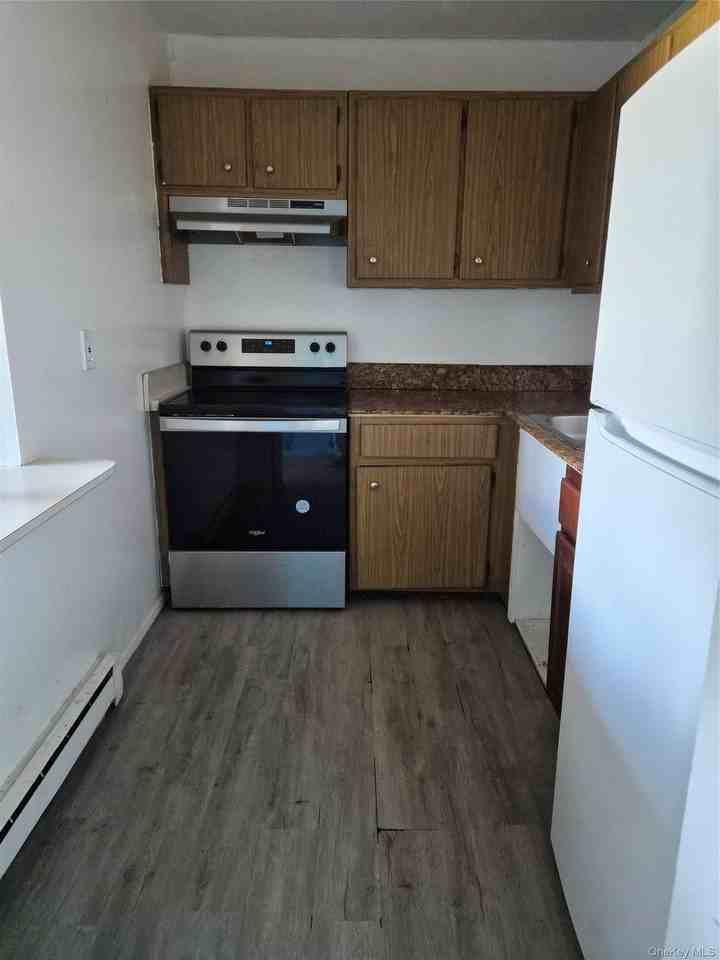 6 Boxwood Ct #6 - Photo 3 of 12