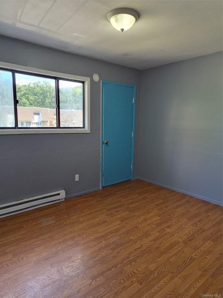 6 Boxwood Ct #6 - Photo 5 of 12