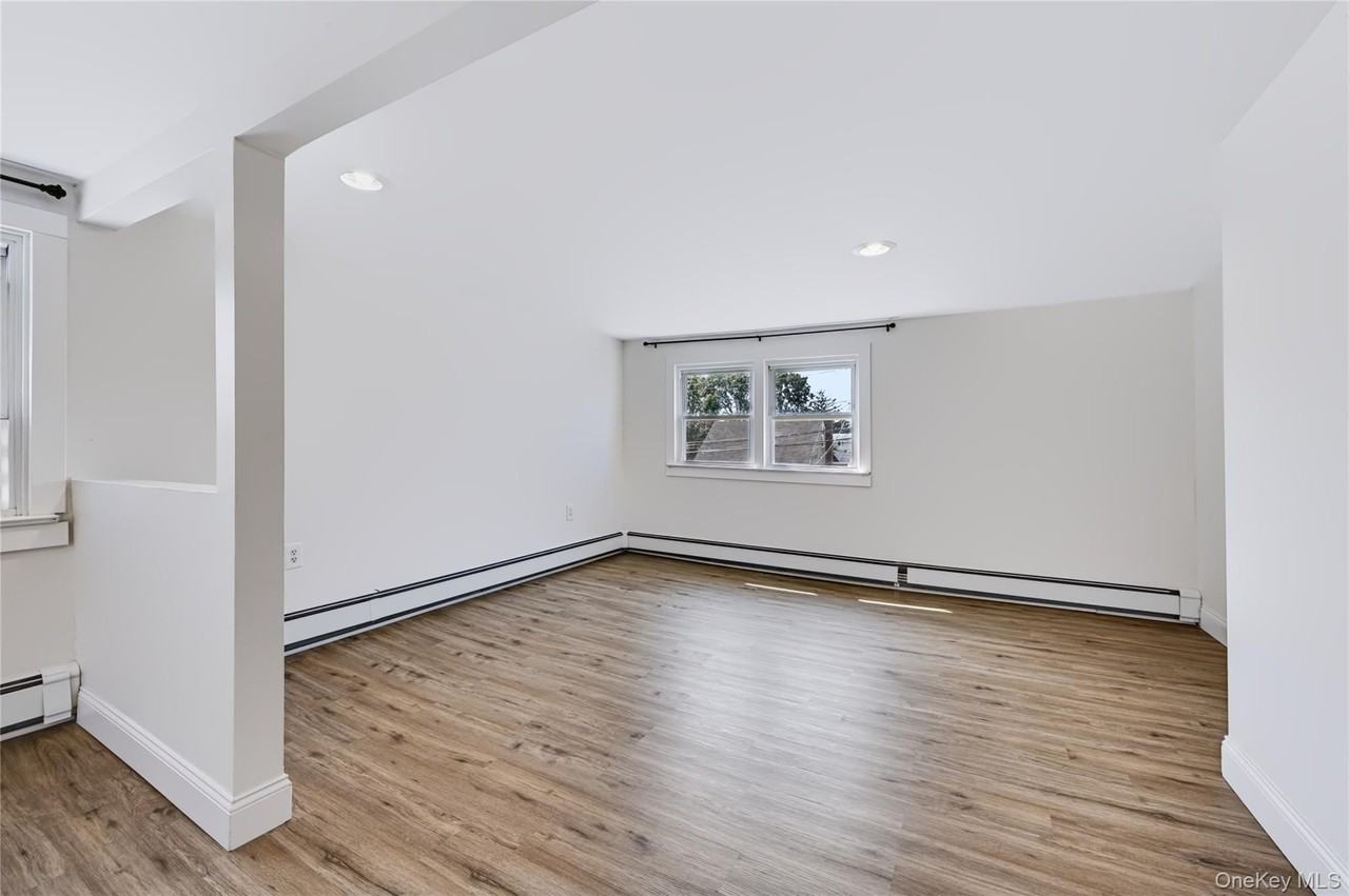 240 Kramer Dr - Photo 5 of 11