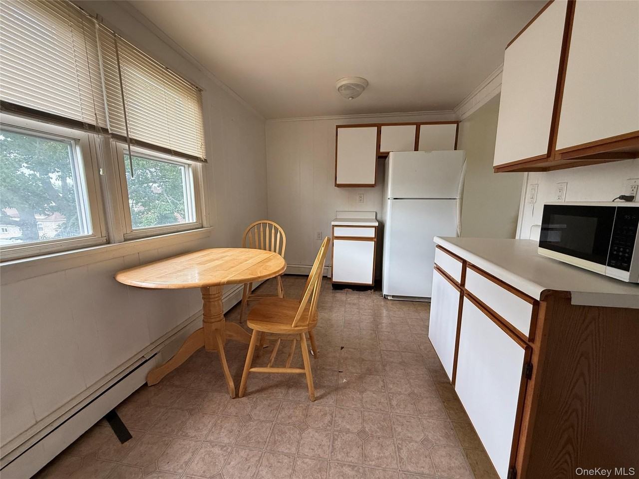 3624 Ionia St - Photo 3 of 10