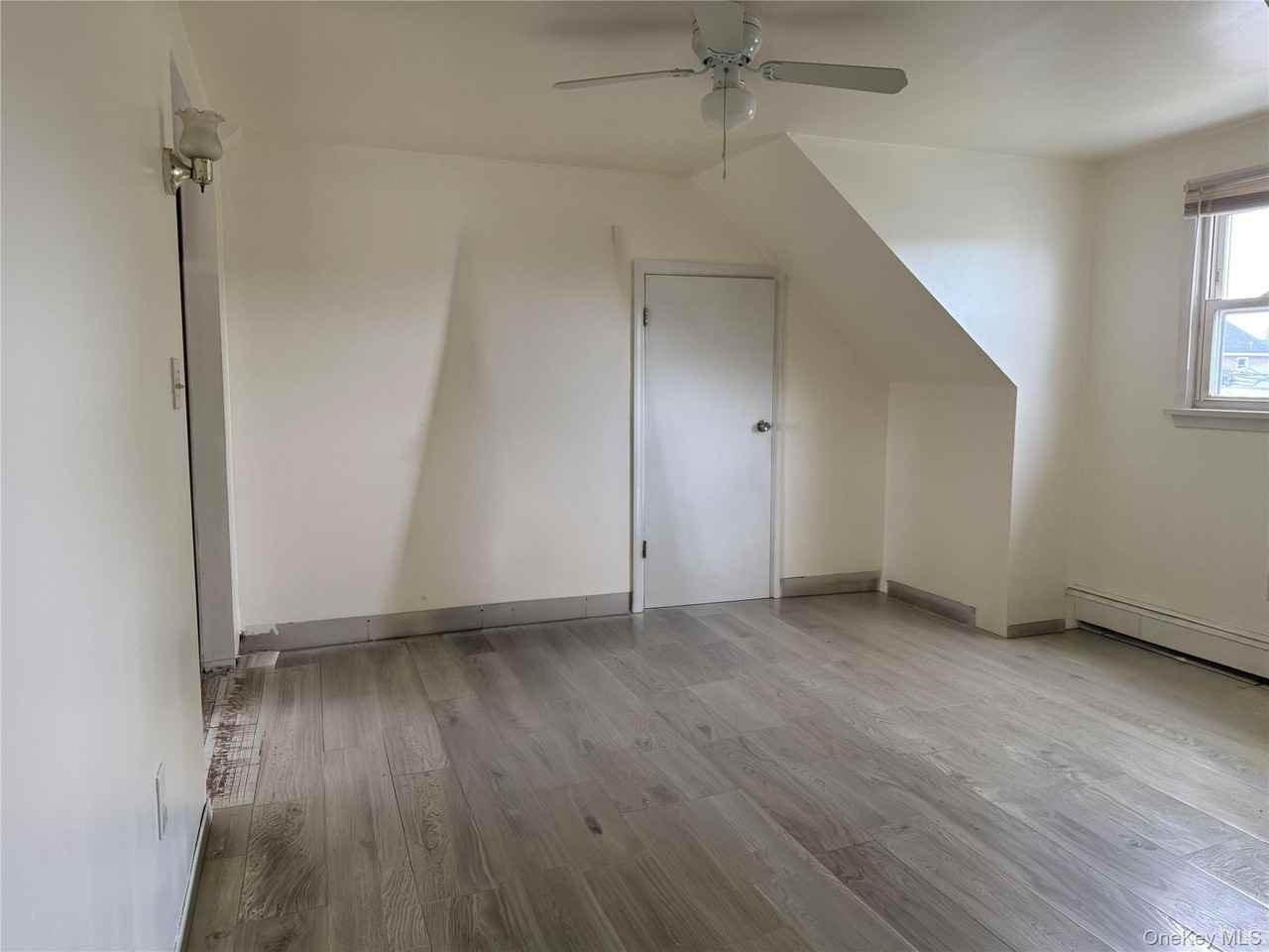 3624 Ionia St - Photo 4 of 10