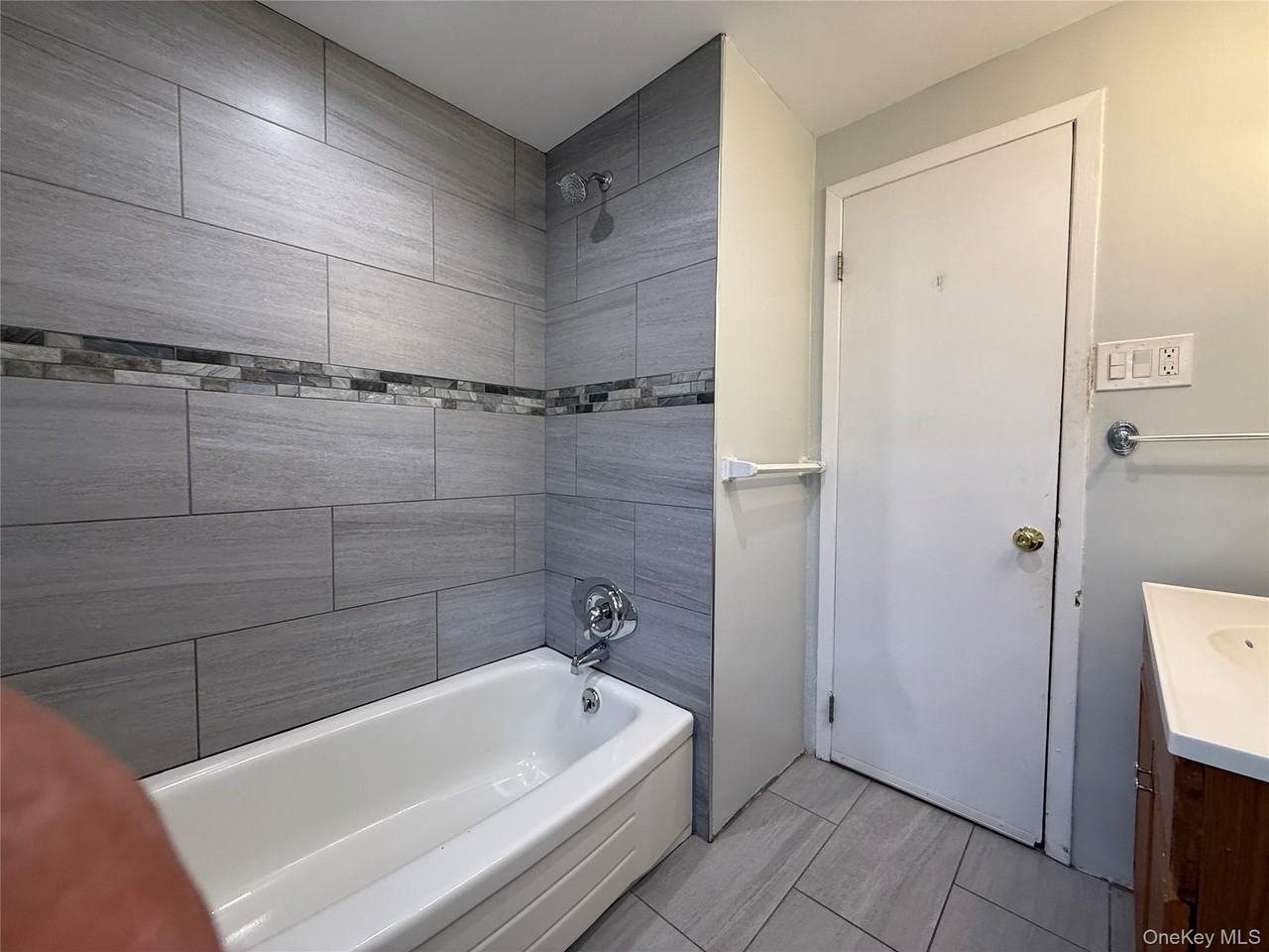 3624 Ionia St - Photo 6 of 10