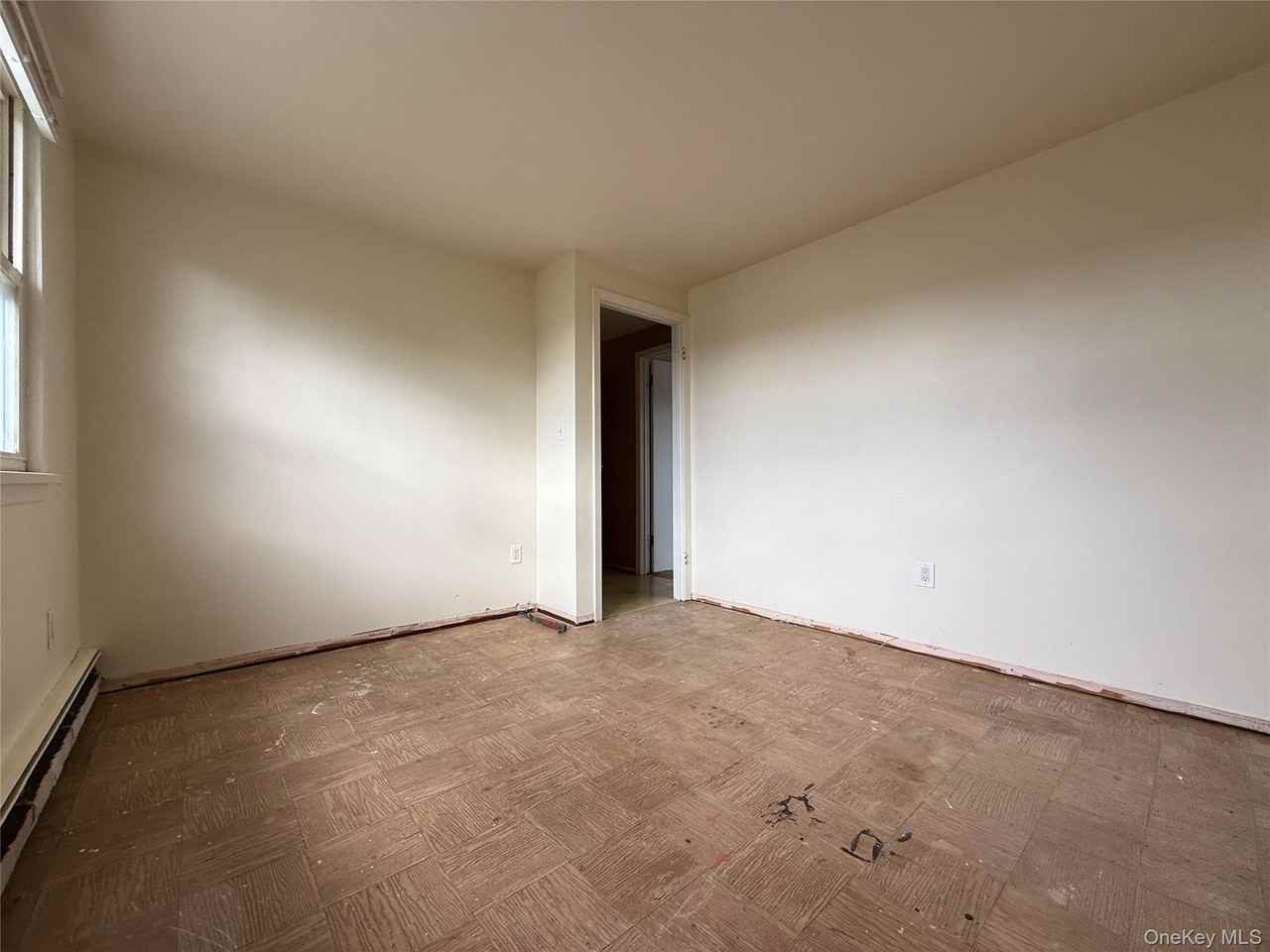 3624 Ionia St - Photo 7 of 10