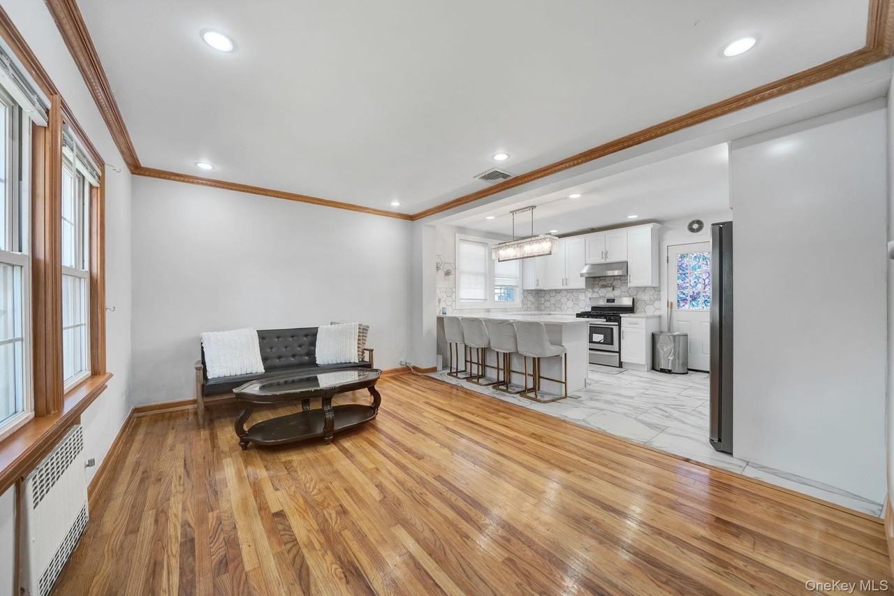 64 Dewitt St - Photo 2 of 32