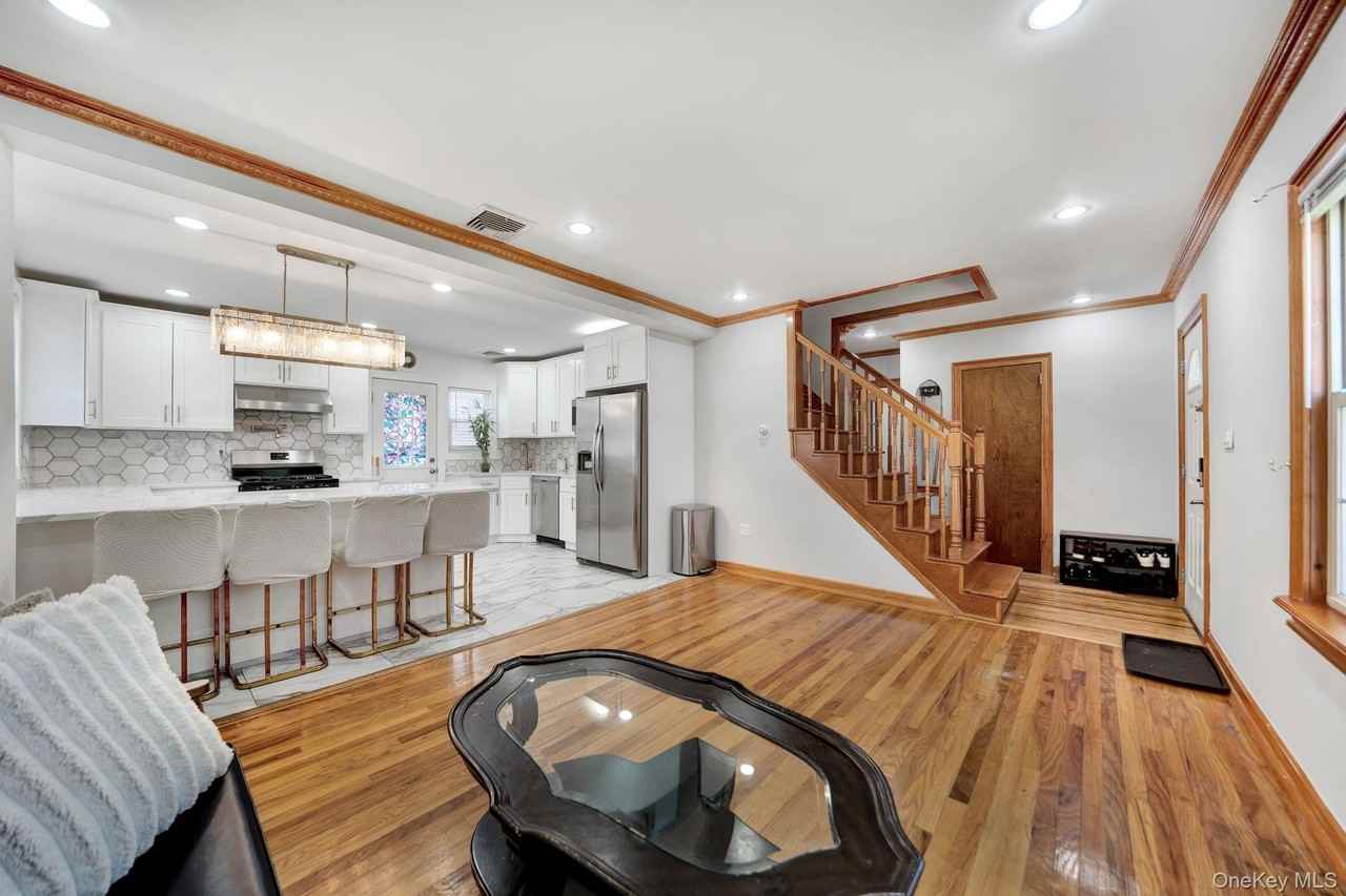 64 Dewitt St - Photo 6 of 32
