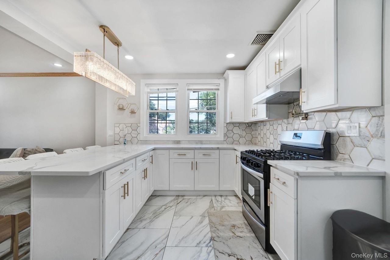64 Dewitt St - Photo 7 of 32