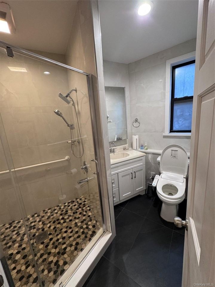 4220 Kissena Blvd Apt D2 - Photo 7 of 15