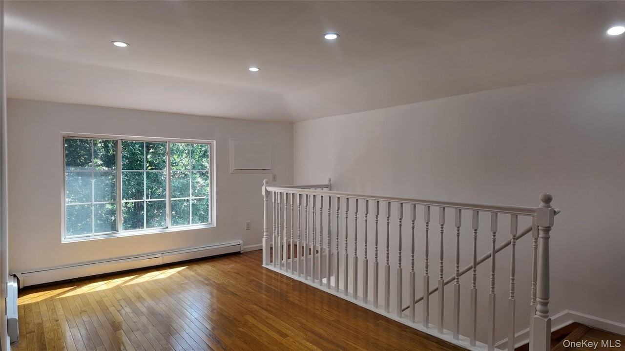 13930 Laurelton Pkwy - Photo 2 of 20