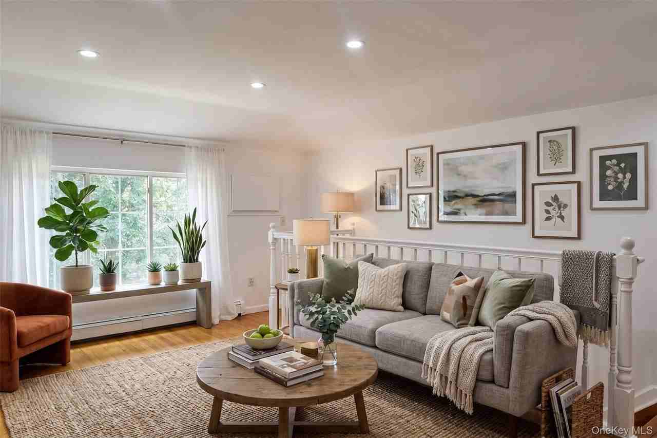 13930 Laurelton Pkwy - Photo 3 of 20