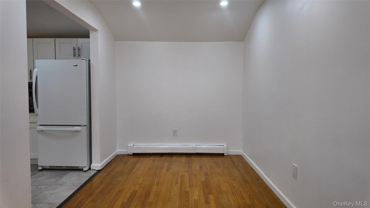 13930 Laurelton Pkwy - Photo 5 of 20