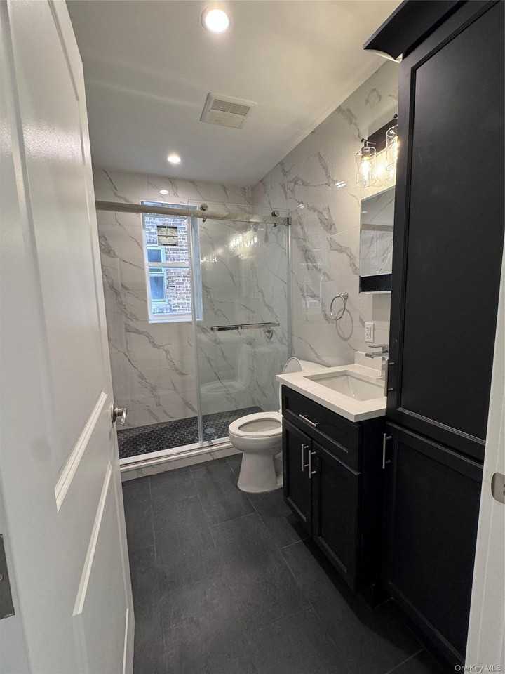 4034 162nd St - Photo 4 of 10