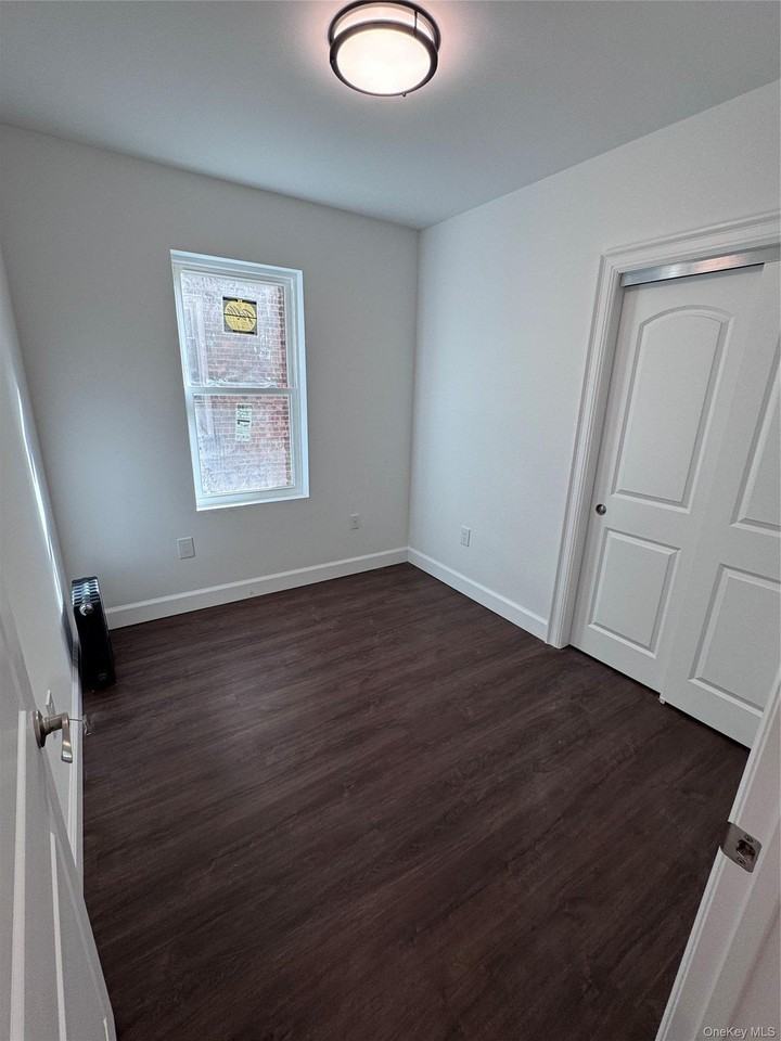 4034 162nd St - Photo 5 of 10