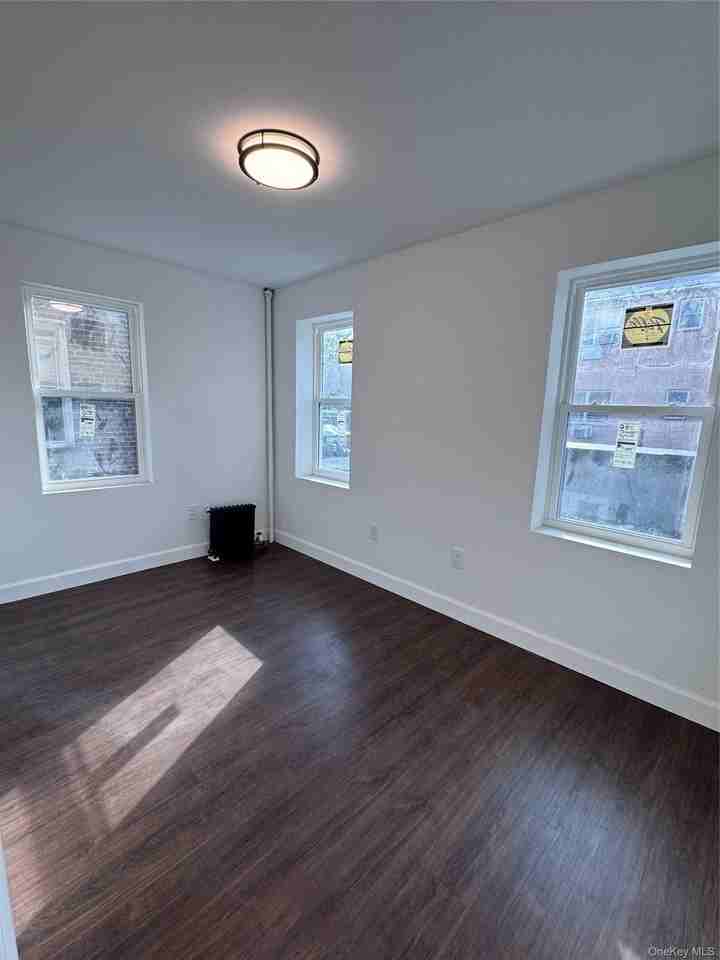 4034 162nd St - Photo 6 of 10