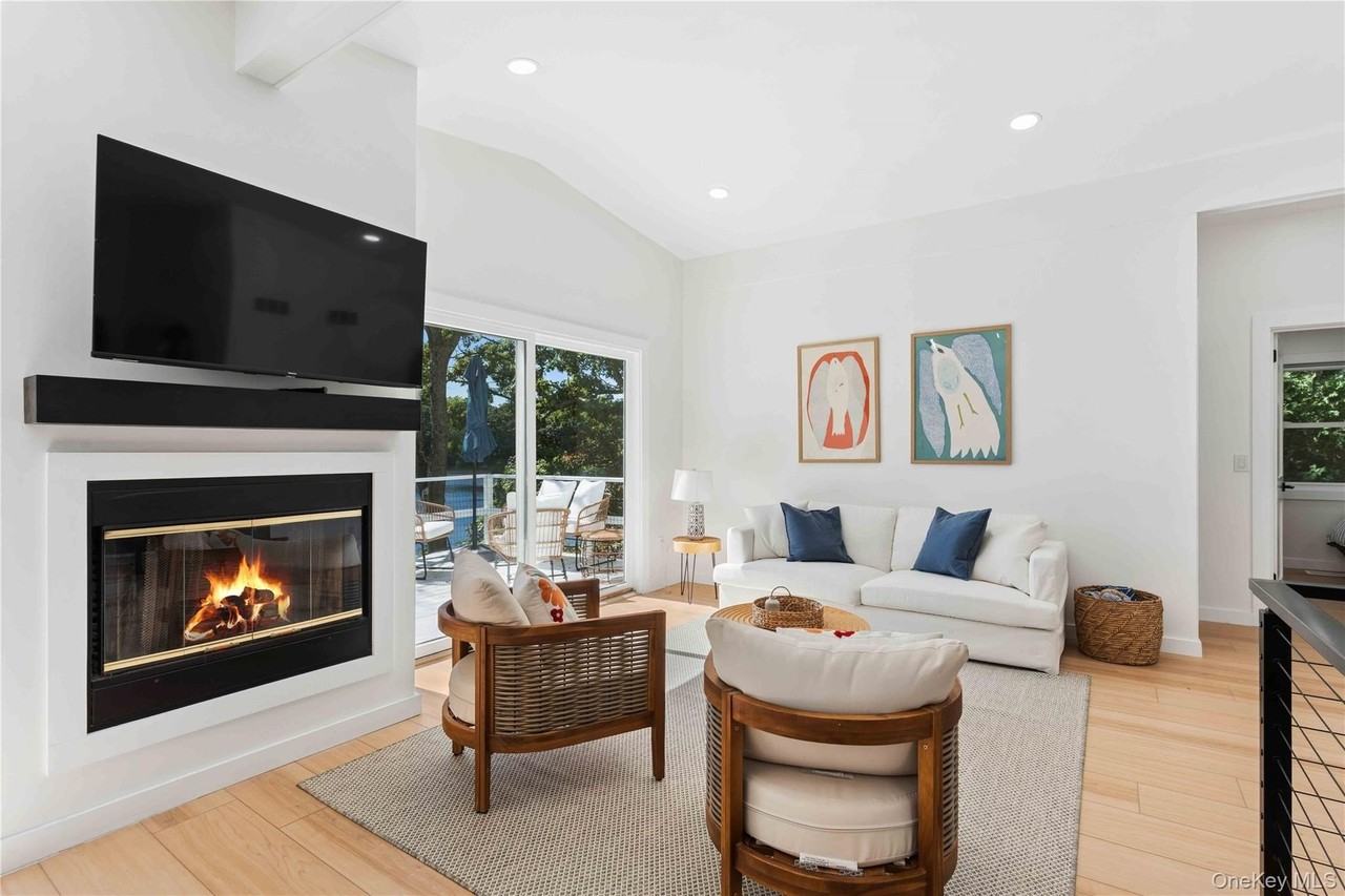 90 Little Fresh Pond Rd - Photo 3 of 25