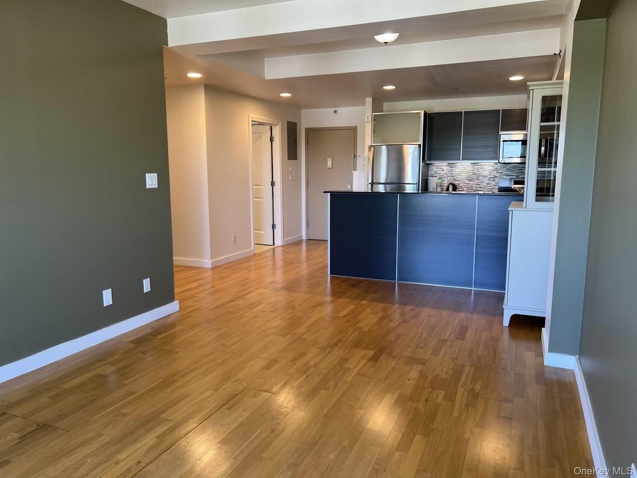 14320 Hoover Ave #603 - Photo 5 of 26