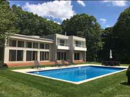 featured image of 10 Fox Hollow Dr