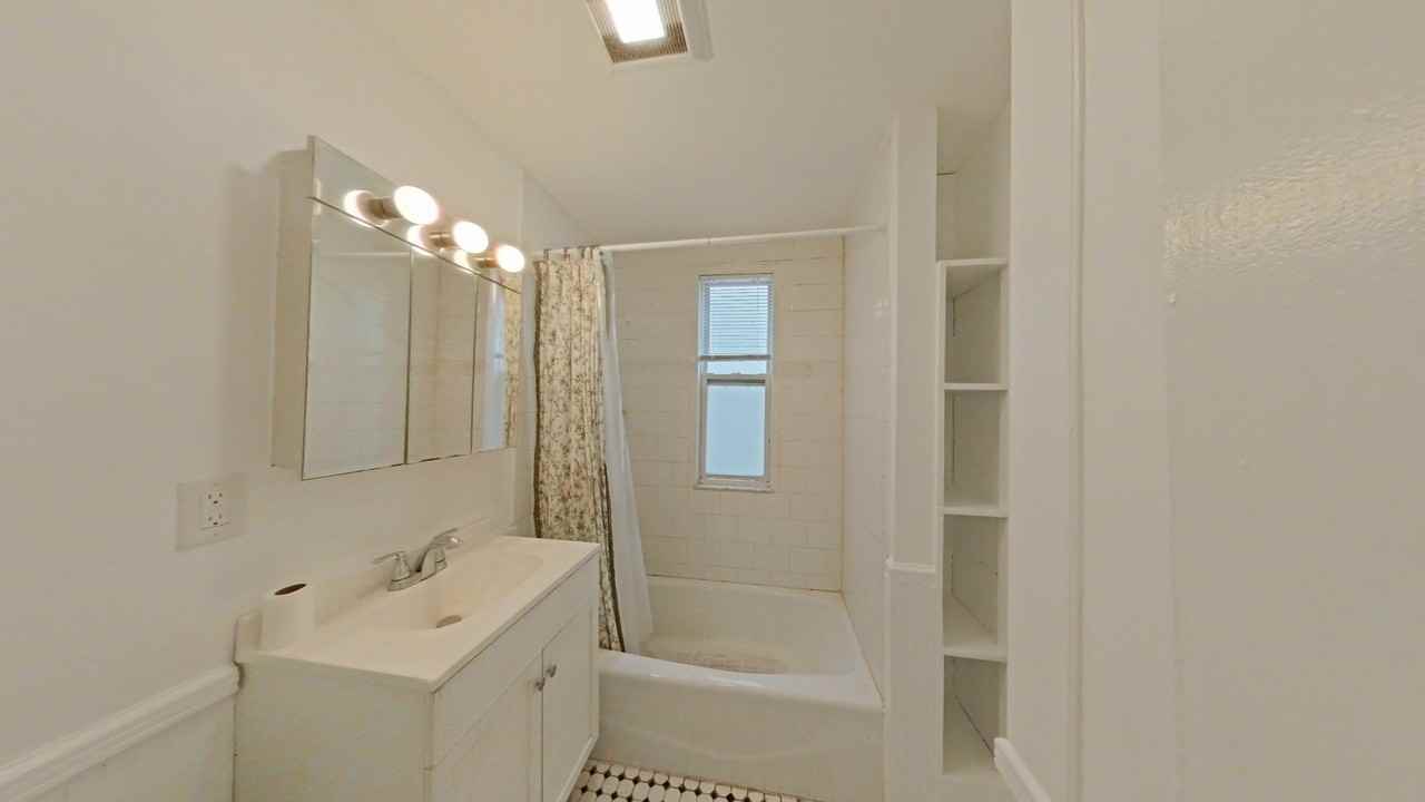 Newport St #1 - Photo 4 of 10
