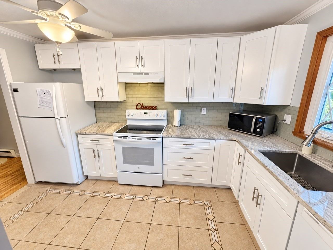 185 Porter Lake Dr #185 - Photo 2 of 9