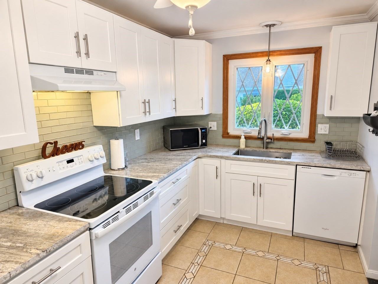 185 Porter Lake Dr #185 - Photo 3 of 9
