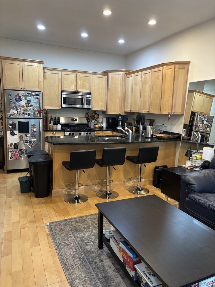 209 Harvard St #1 - Photo 3 of 12
